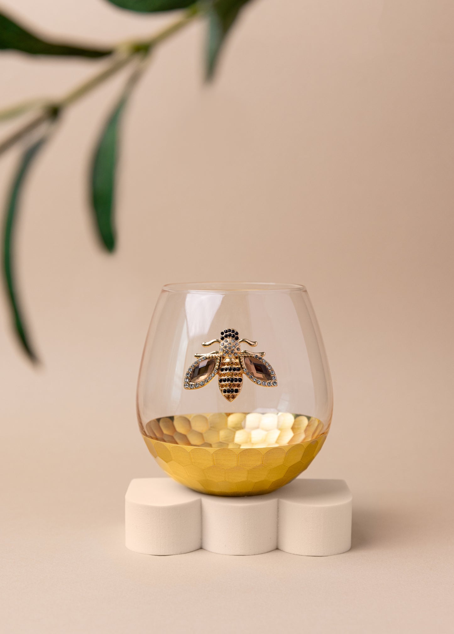 Luxury Stemless Wine Glass with Jeweled Bee – Elegant, Handcrafted Drinkware