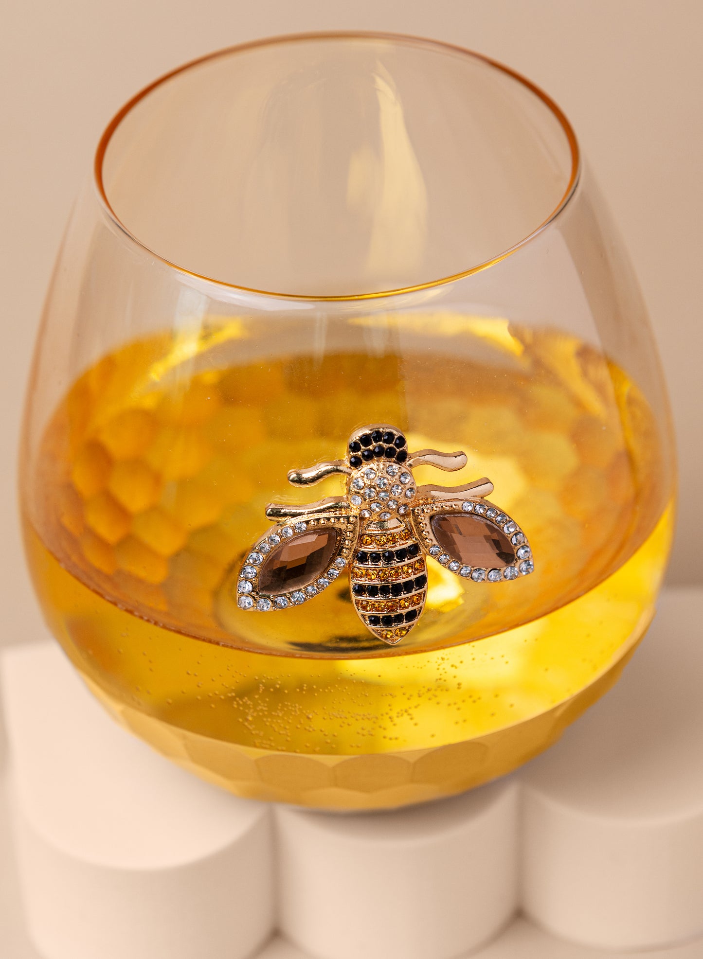Luxury Stemless Wine Glass with Jeweled Bee – Elegant, Handcrafted Drinkware
