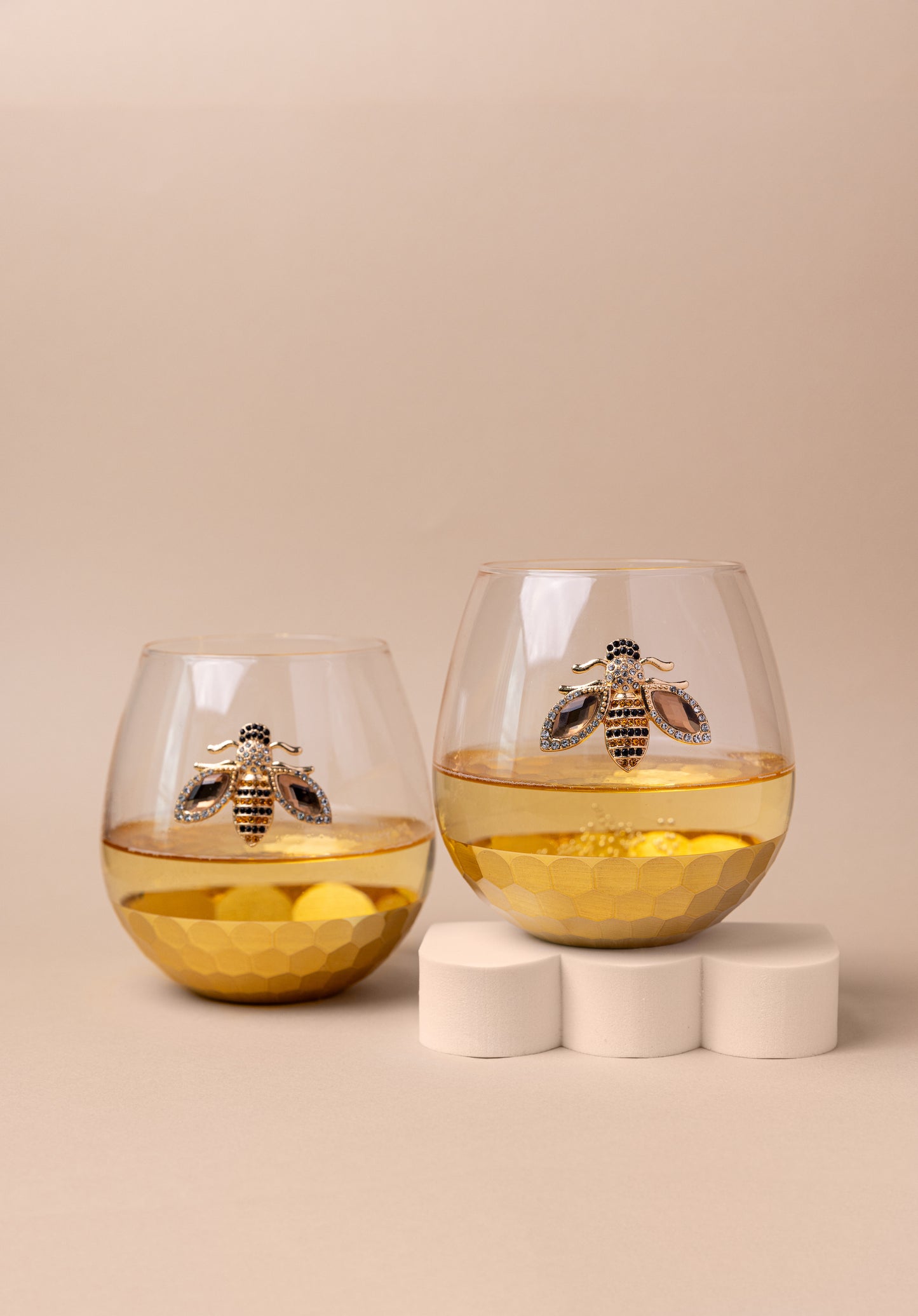 Luxury Stemless Wine Glass with Jeweled Bee – Elegant, Handcrafted Drinkware